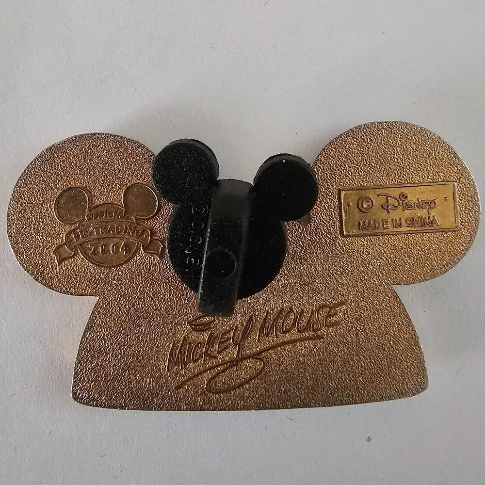 DISNEY Pin Trading ~ Mickey Mouse Club Ears ~ Flocked/Autograph/3D ~ 2004 - Picture 5 of 10